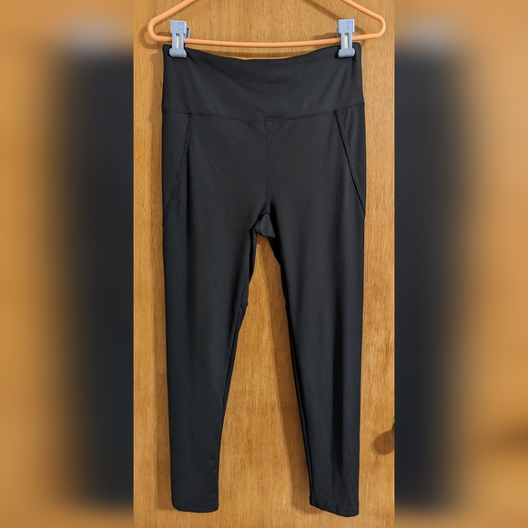 Bally Pants - 💥 5 for 25 💥 Bally black leggings with criss cross design on back. Size medium